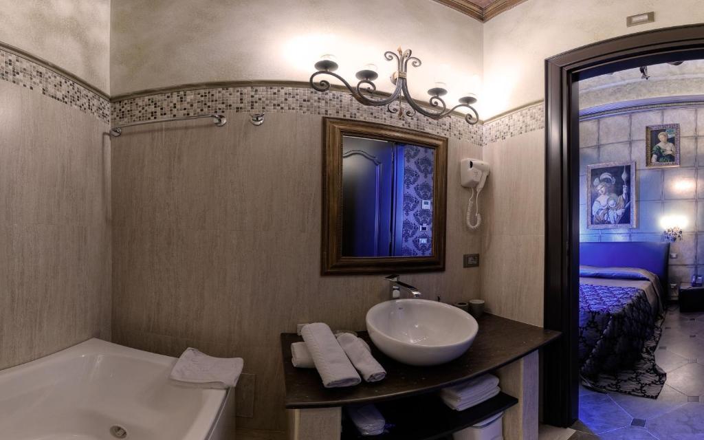 Hotel Antica Dimora Delle Cinque Lune 3*