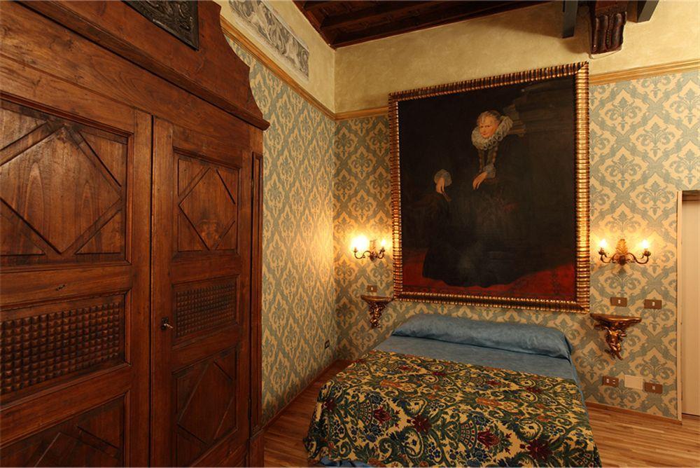Hotel Antica Dimora Delle Cinque Lune Rome