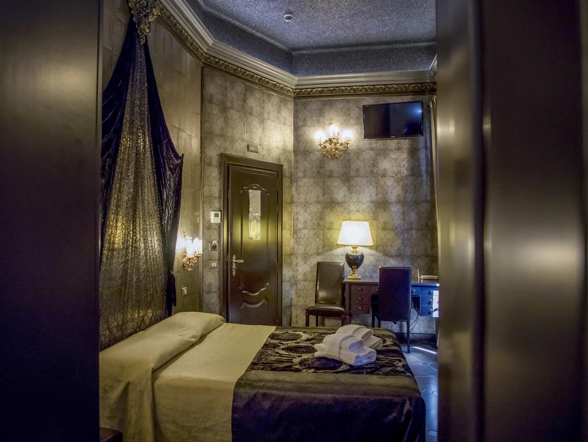Hotel Antica Dimora Delle Cinque Lune Rome