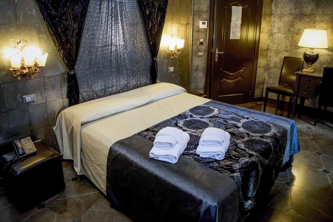 Antica Dimora Delle Cinque Lune Rome