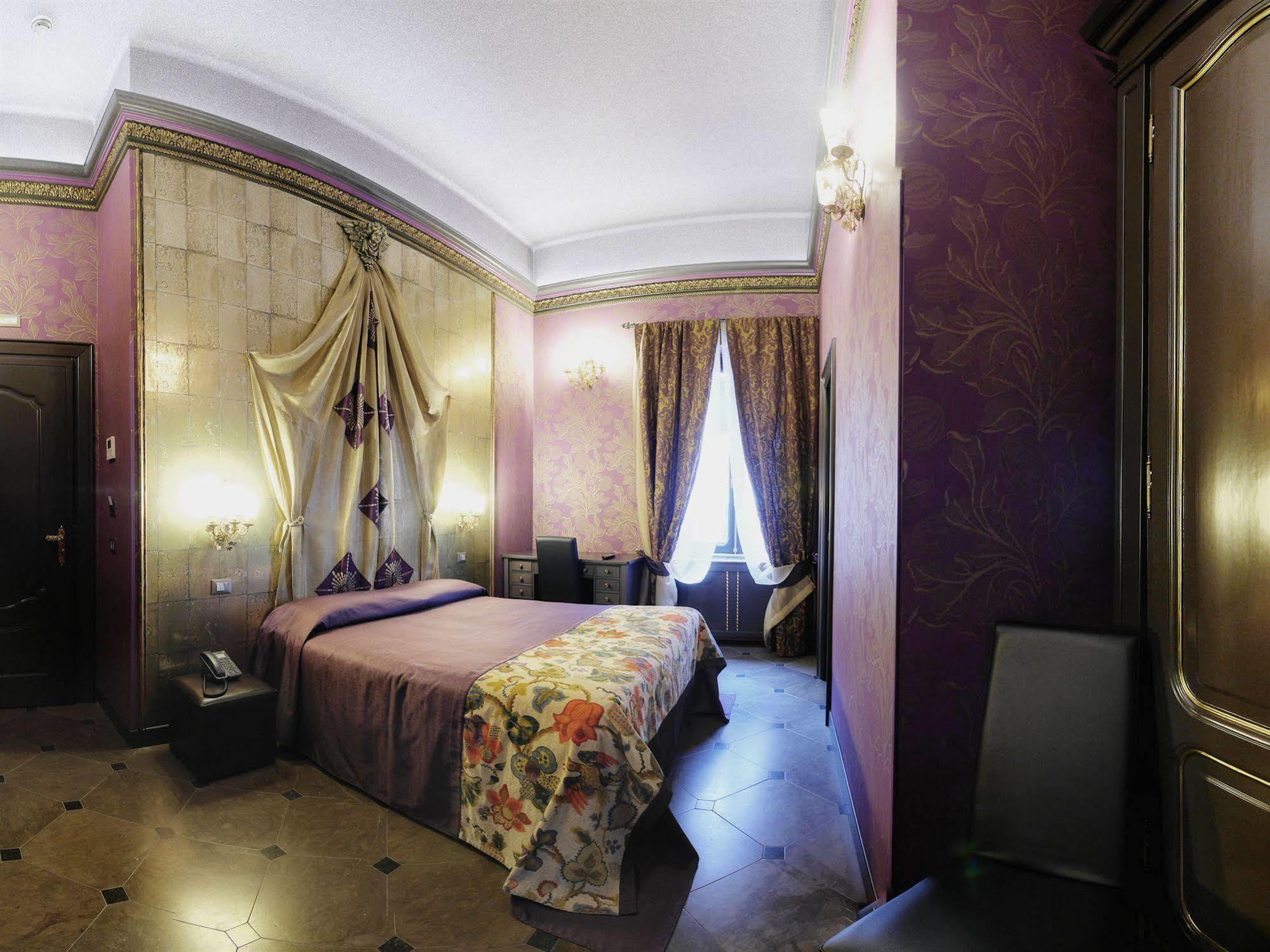 Hotel Antica Dimora Delle Cinque Lune Rome